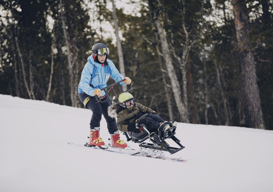 Full fart ned bakken i sit-ski! Foto: Christine Stokkebryn